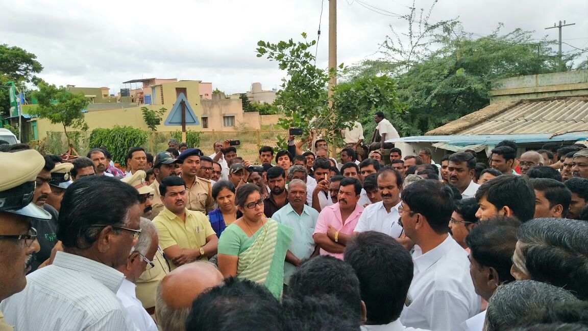 ಹನೂರು ಪಟ್ಟಣ ಬಂದ್‌ಗೆ ಉತ್ತಮ ಪ್ರತಿಕ್ರಿಯೆ